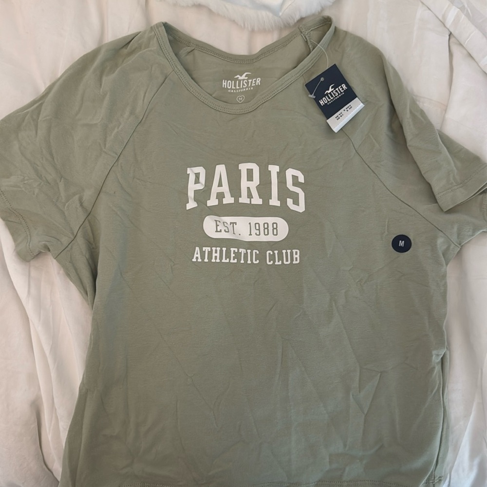 Hollister tee